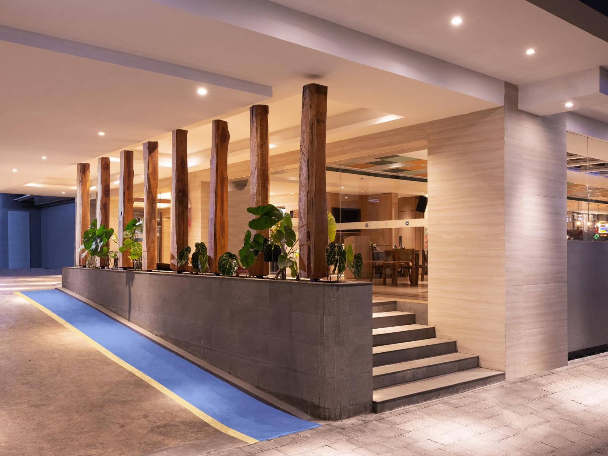 Aveta Hotel Malioboro Yogyakarta Luaran gambar